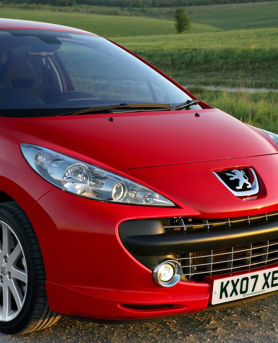  Peugeot 207 GTi THP 175 2008 года  (фото 26 из 49)